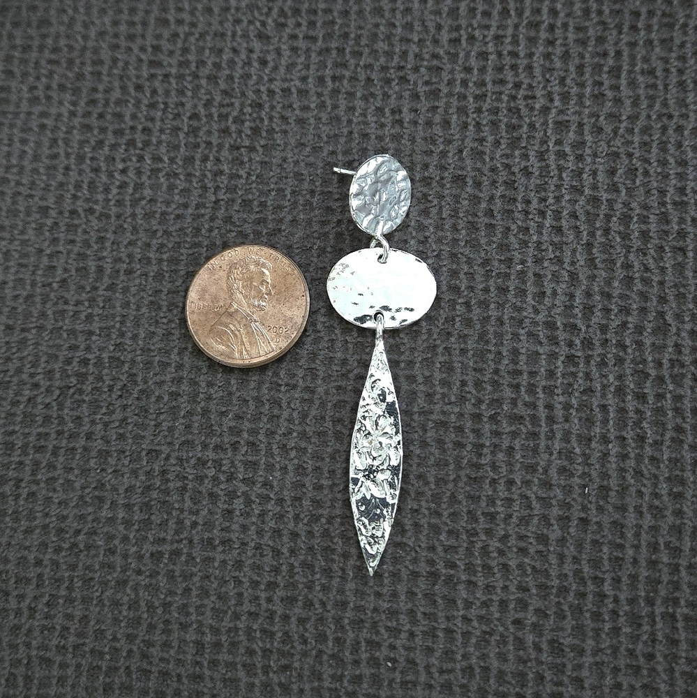 Noa Zuman Silver🤍 Hammered🔨 Geometric📐 Dangle Earrings - Picture 6 of 15